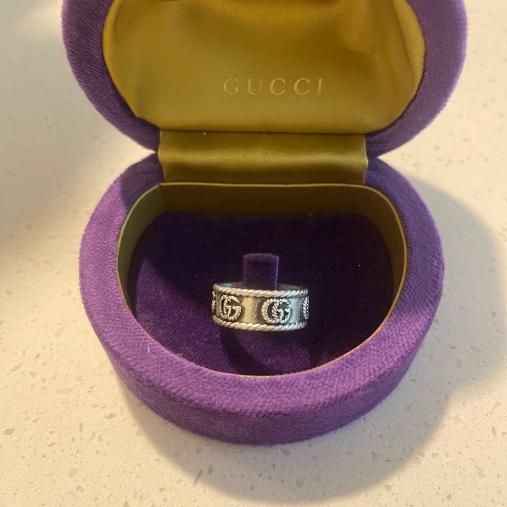 Gucci ring